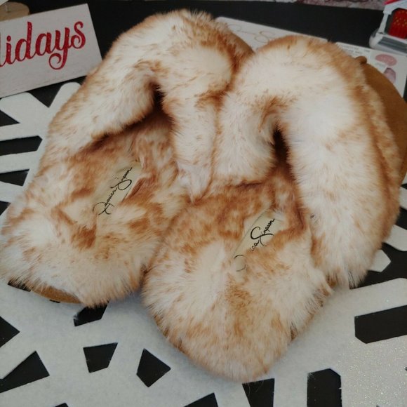❤️SOLD❤️Jessica Simpson Womens Comfy Faux Fur House Slippers Tan - Picture 3 of 4